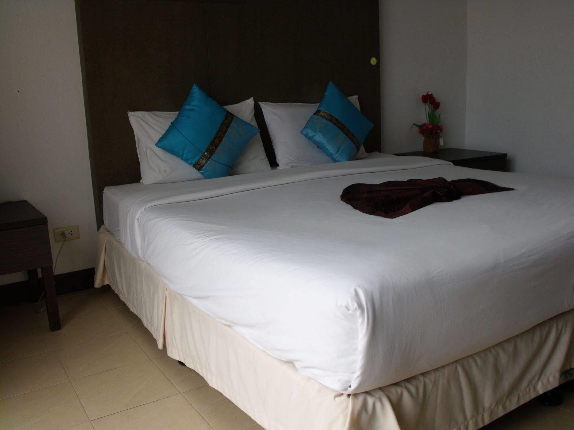 Bgw Phuket Hostel Patong Экстерьер фото