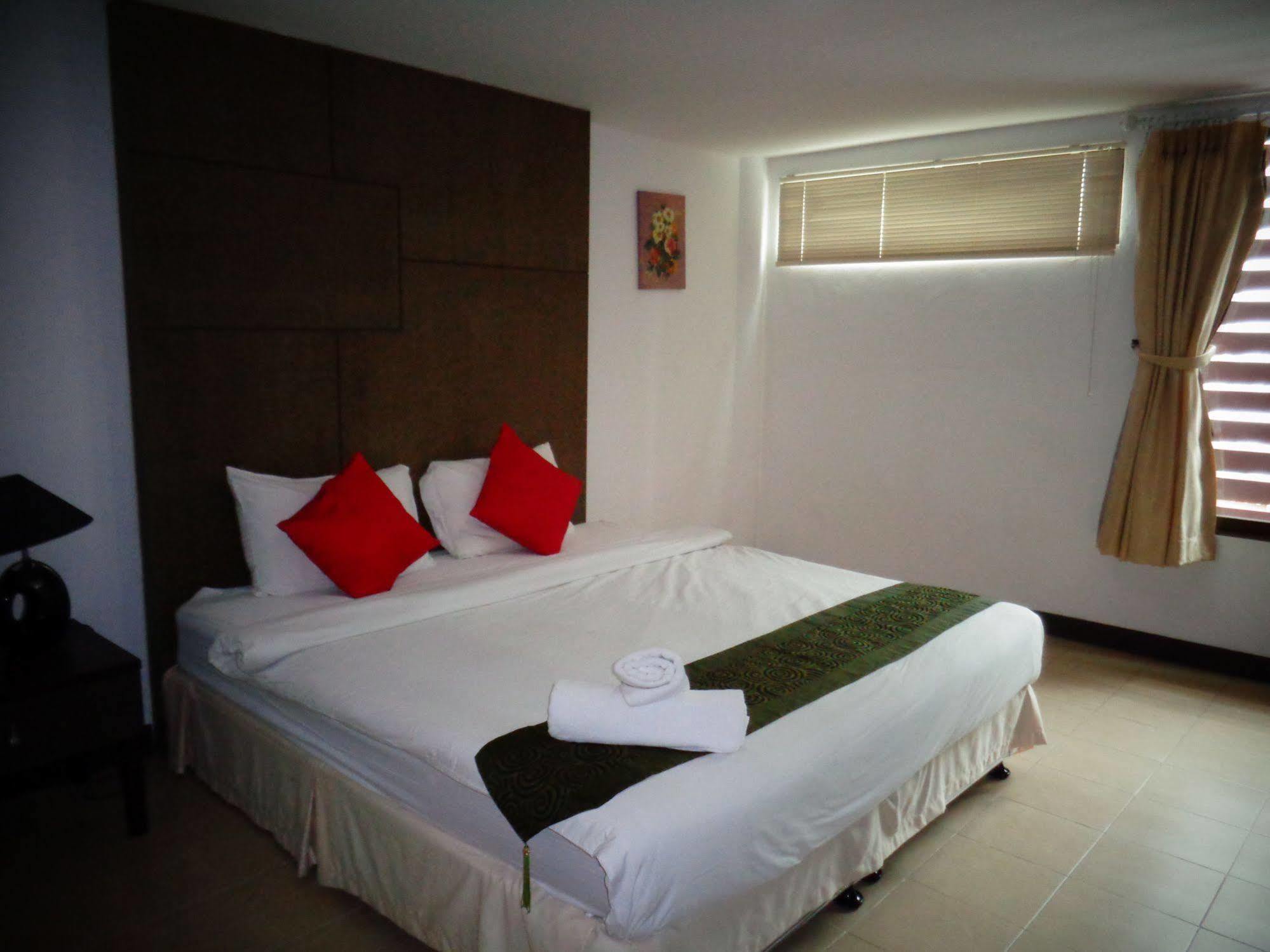 Bgw Phuket Hostel Patong Экстерьер фото