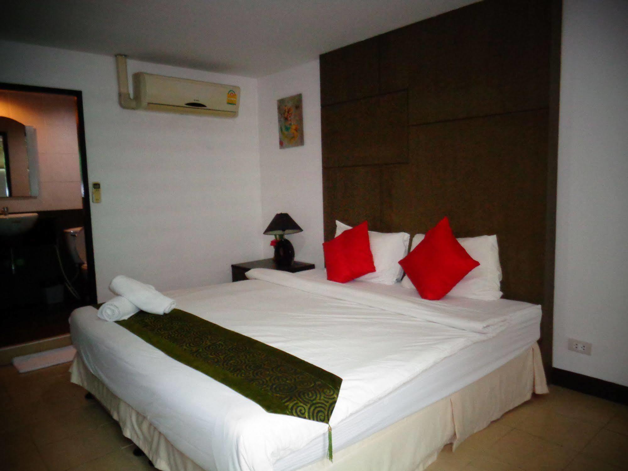 Bgw Phuket Hostel Patong Экстерьер фото